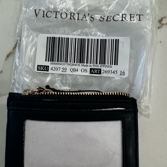 NWT NEW IN PACKAGE VS CARD CASE BLACK 🖤 - Picture 2 of 3